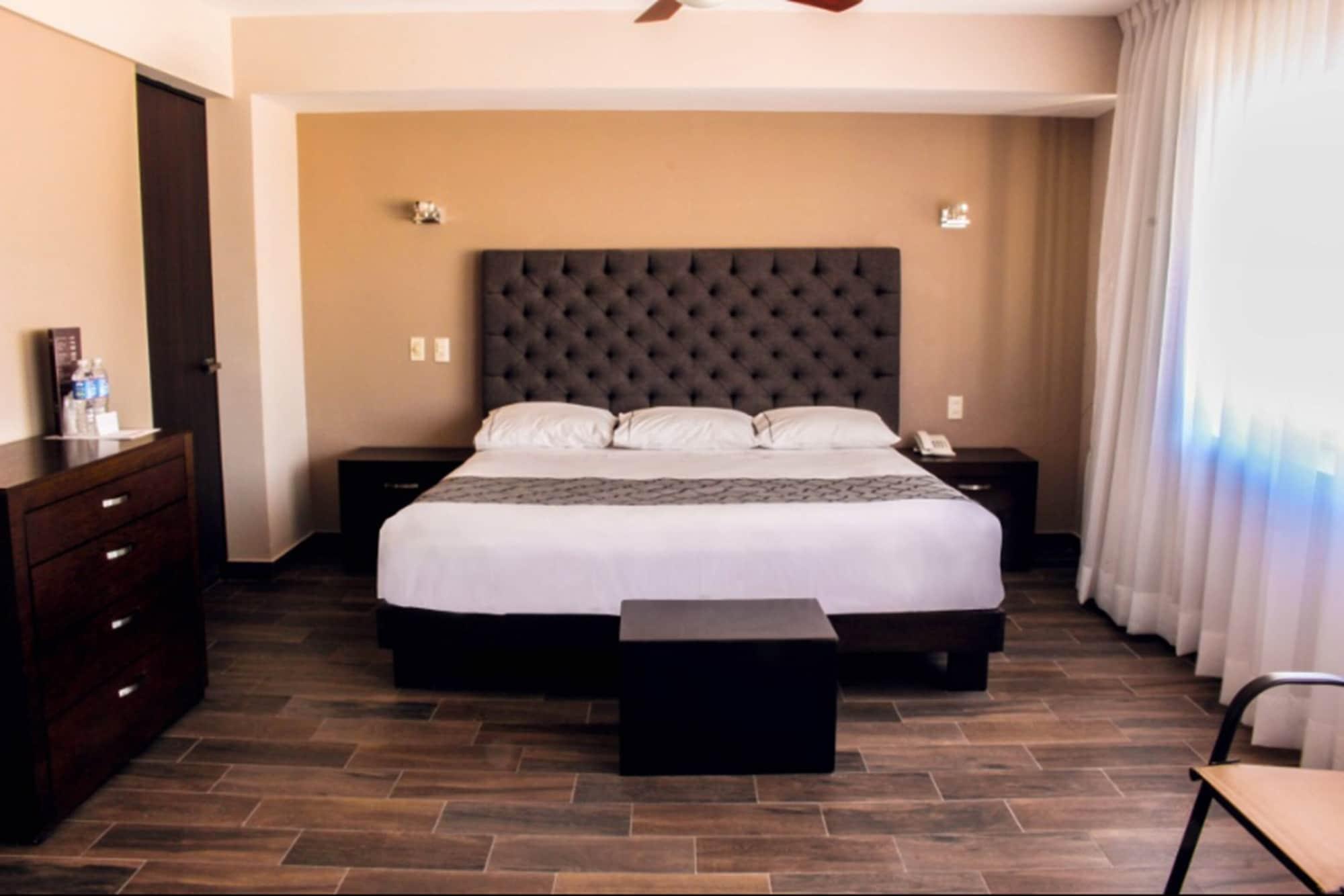 Hotel Senorial Platino León Buitenkant foto